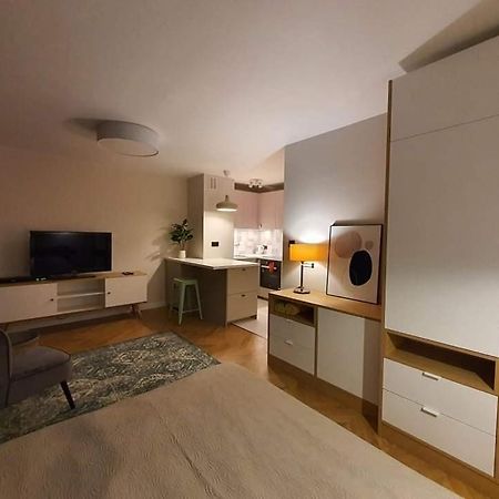 Mlociny Metro Apartment 3 Warsaw Exterior photo